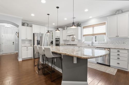 25 Weeping Willow Dr, Bluffton, SC, 29910-4539 | Card Image