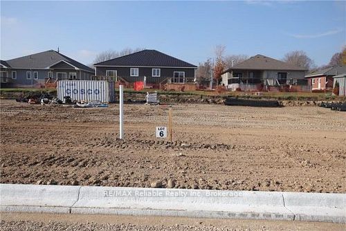 {{alt}} | Card Image