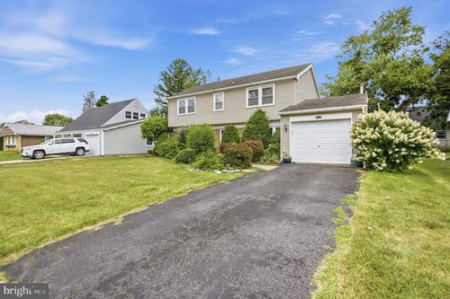 10 Galton Ln, Willingboro, NJ, 08046-3006 | Card Image