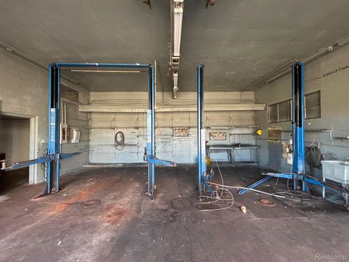 17245 Telegraph Rd, Detroit, MI, 48219-3131 | Card Image