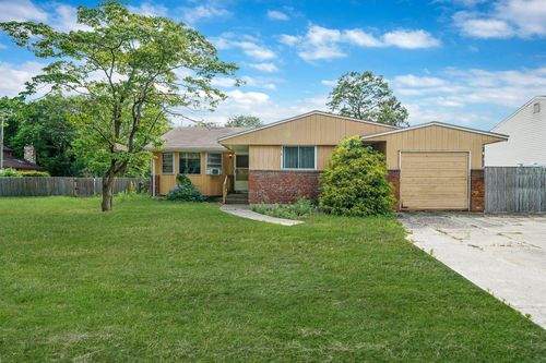 60 Morewood Dr, Smithtown, NY, 11787-2305 | Card Image
