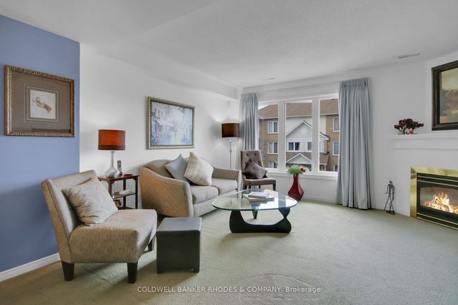 1648 Locksley Lane, Condo with 2 bedrooms, 2 bathrooms and 1 parking in Gloucester ON | Image 4