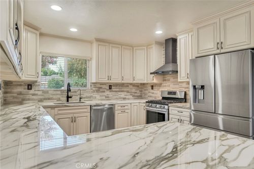 7922 Ducor Ave, Canoga Park, CA, 91304-4508 | Card Image