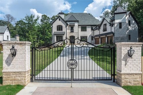 10745 Shallowford Rd, Roswell, GA, 30075-2738 | Card Image