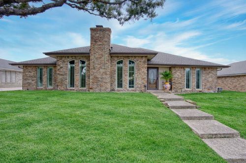 2246 Valley Ml, Carrollton, TX, 75006-1910 | Card Image