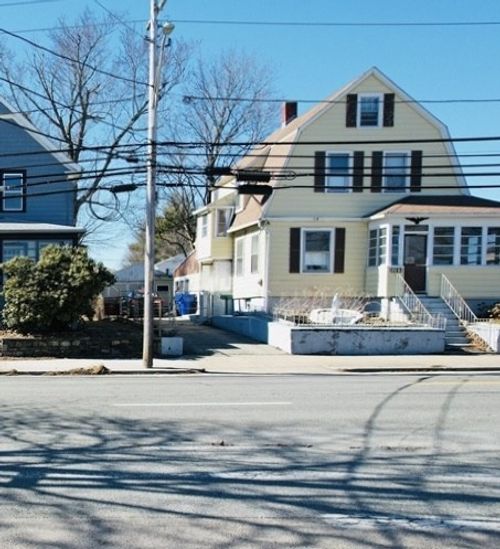 1123 S Broadway, East Providence, RI, 02914-4930 | Card Image