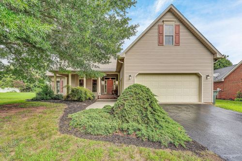 1203 Turner St, Salem, VA, 24153-5502 | Card Image