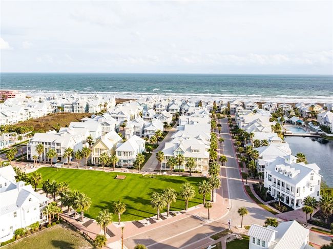 3-304 - 140 Social Cir, Condo with 3 bedrooms, 3 bathrooms and null parking in Port Aransas TX | Image 34