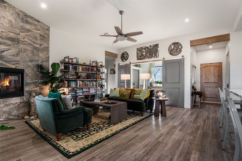 34 Willow Back Rd, Santa Fe, NM, 87508-1484 | Card Image