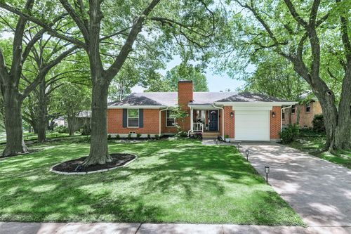 733 Kirkwood Dr, Dallas, TX, 75218-2207 | Card Image
