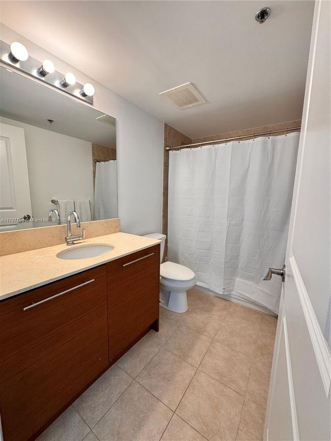 APT-508S - 2681 N Flamingo Rd, Condo with 3 bedrooms, 3 bathrooms and null parking in Sunrise FL | Image 30