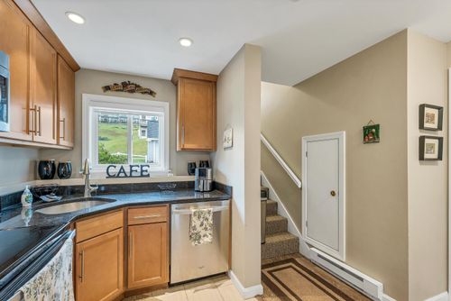 apt-3-53 Evergreens Dr, Laconia, NH, 03246-1679 | Card Image