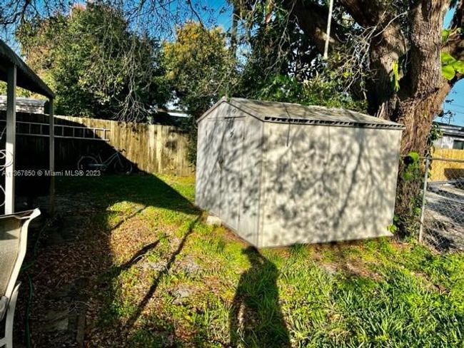 665 Ne 178th St, House other with 3 bedrooms, 2 bathrooms and null parking in Miami FL | Image 27