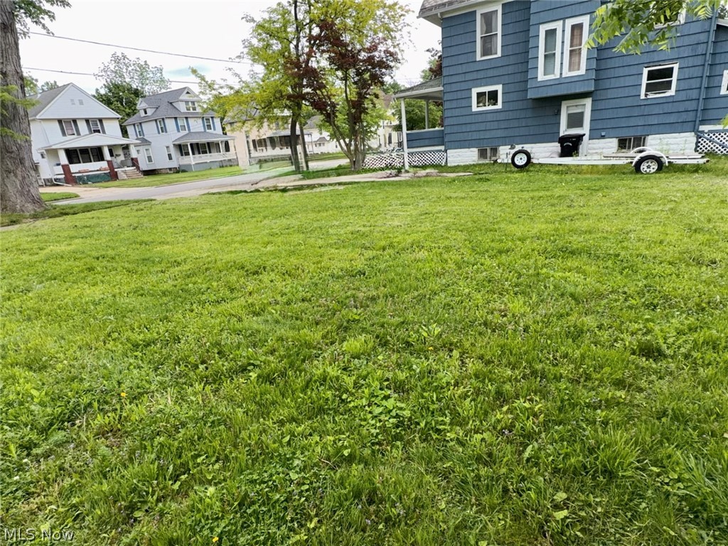 Land in Elyria 5