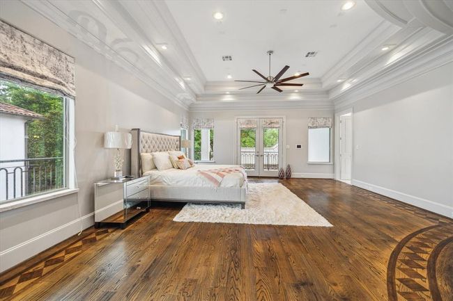 8304 Maple Ct, House other with 5 bedrooms, 5 bathrooms and 2 parking in Bellaire TX | Image 22