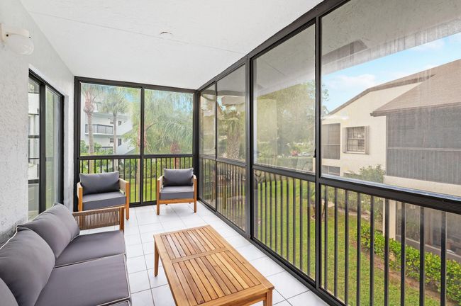 3258 Jog Park Dr, Condo with 2 bedrooms, 2 bathrooms and null parking in Greenacres FL | Image 6