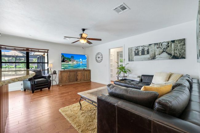 284 Polynesia Ct, House other with 3 bedrooms, 2 bathrooms and null parking in MARCO ISLAND FL | Image 9
