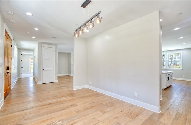 Dining Area off Kitchen | Image 22