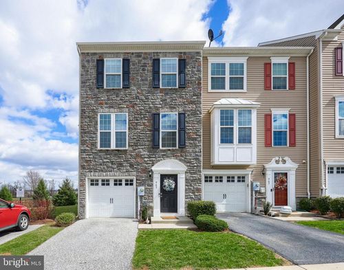 963 Brechin Ln, YORK, PA, 17403-9037 | Card Image