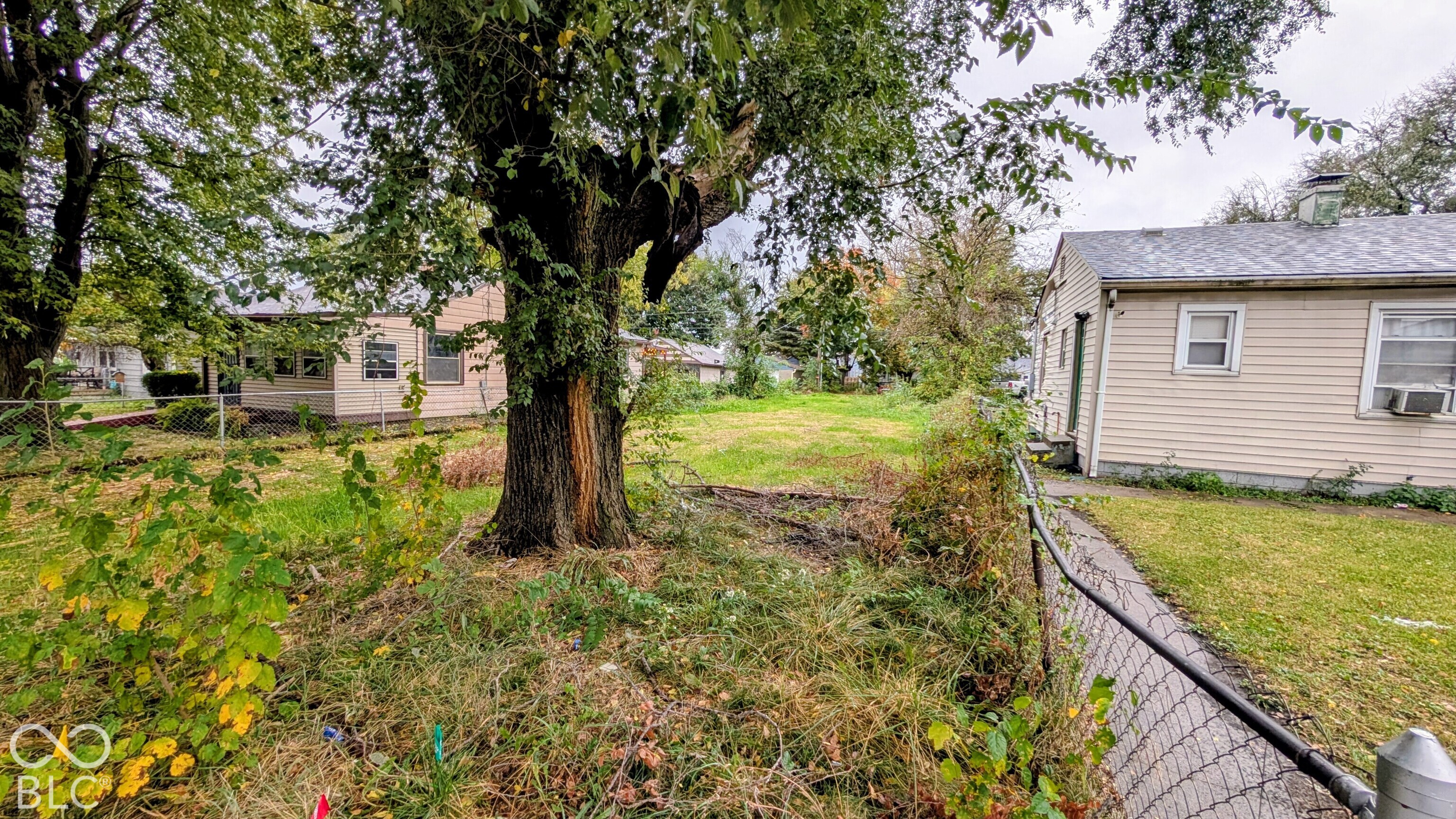 Land in Indianapolis 3