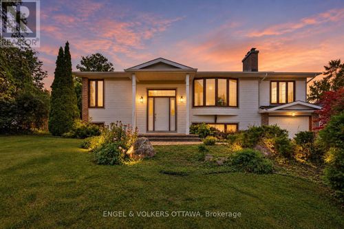 5293 Mclean Cres, Manotick, ON, K4M1G1 | Card Image