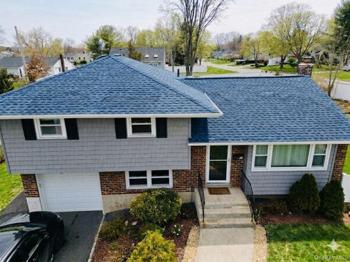 10 Kings Park Rd, Commack, NY, 11725-2406 | Card Image