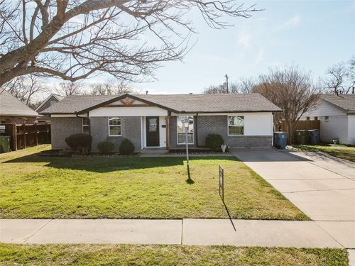 524 Ridgecrest Dr, Lewisville, TX, 75067-4525 | Card Image