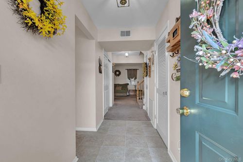 13 Summer Set Dr, Montgomery, NY, 12549-1252 | Card Image