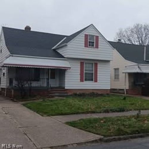4654 E 90th St, Garfield Heights, OH, 44125-1338 | Card Image