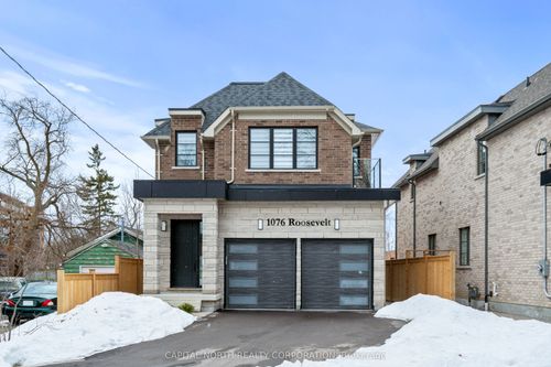 1076 Roosevelt Rd, Mississauga, ON, L5G3Y8 | Card Image