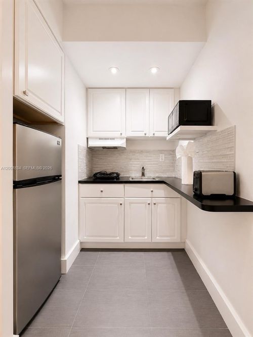 204-3025 Indian Creek Dr 204, Miami Beach, FL, 33140 | Card Image