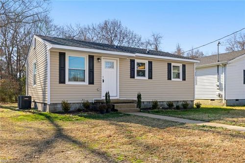 266 Wadlow St, Emporia, VA, 23847-2610 | Card Image