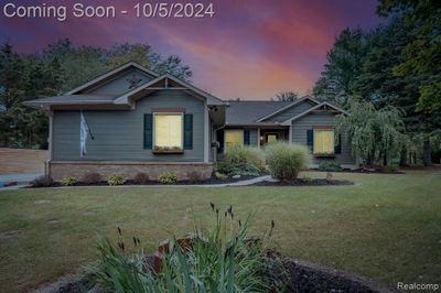 11870 Davisburg Road, Home with 4 bedrooms, 3 bathrooms and null parking in Springfield Twp MI | Image 2