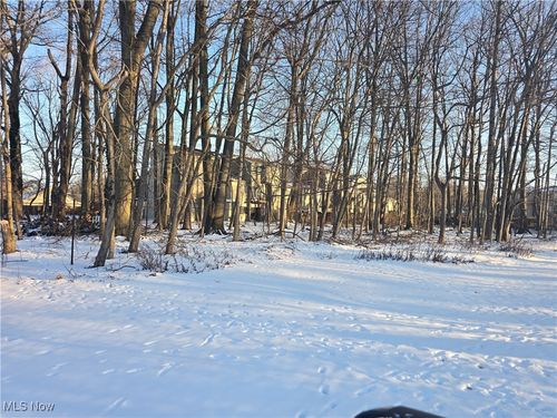 2 Oak Street, Willoughby, OH, 44094 | Card Image