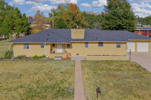 405 Circle Dr, Wellington, KS, 67152-3203 | Card Image