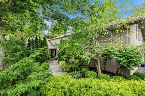 540 Bent Creek Oval, Aurora, OH, 44202 | Card Image