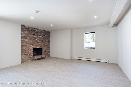 4-100 E Main Street, Aspen, CO, 81611 | Card Image