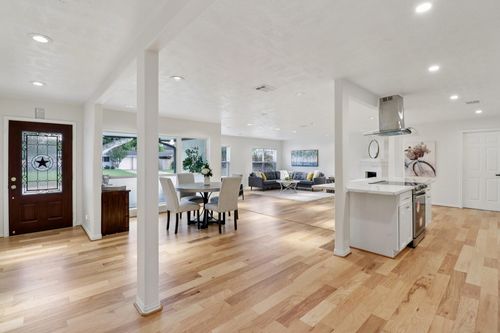 10328 Shadow Oaks Dr, Houston, TX, 77043-4233 | Card Image