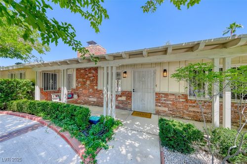 n-521 Park Way, Las Vegas, NV, 89106-4839 | Card Image