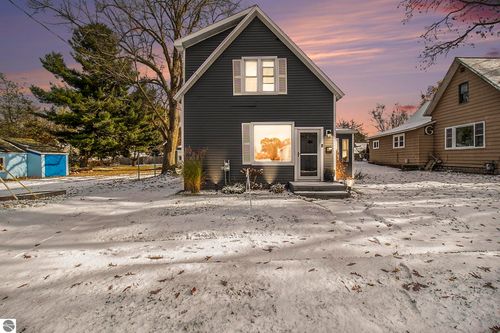 2307 Nelson St, Manistee, MI, 49660-2346 | Card Image