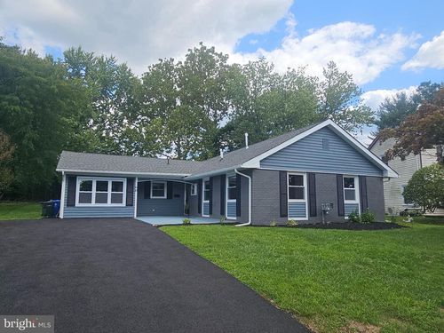 40 Botany Cir, Willingboro, NJ, 08046-1617 | Card Image