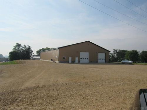 3104 324th St, Hopkinton, IA, 52237-7628 | Card Image