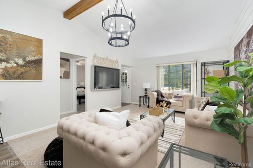 5007 Sandalwood Dr, Grand Blanc, MI, 48439-4261 | Card Image