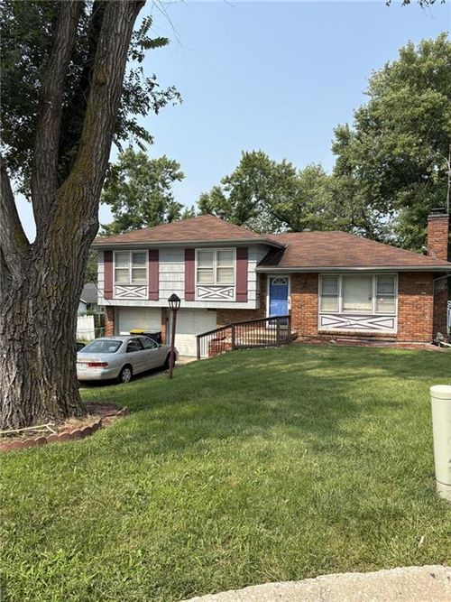 6000 E 95th Ter, Kansas City, MO, 64134-1117 | Card Image
