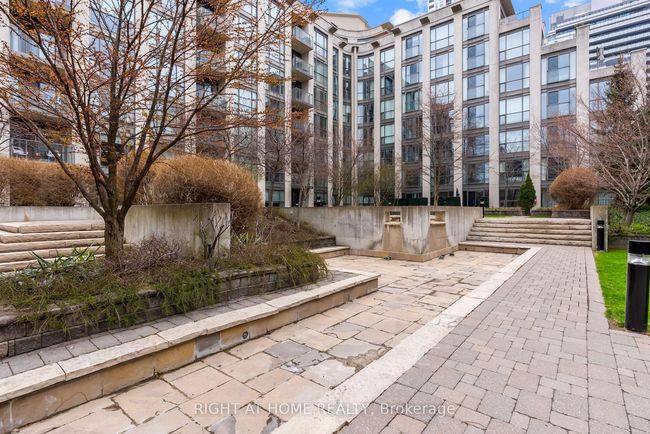 703 - 18 Beverley St, Condo with 3 bedrooms, 2 bathrooms and 2 parking in Toronto ON | Image 30