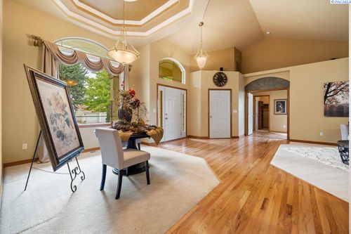 4915 W 24th Ave, Kennewick, WA, 99338-1840 | Card Image