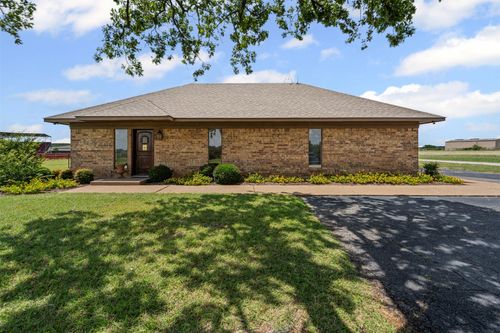 108 Carol St, Graham, TX, 76450-6257 | Card Image