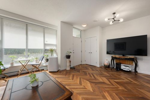 253-108 1st Ave W, Vancouver, BC, V5Y0H4 | Card Image