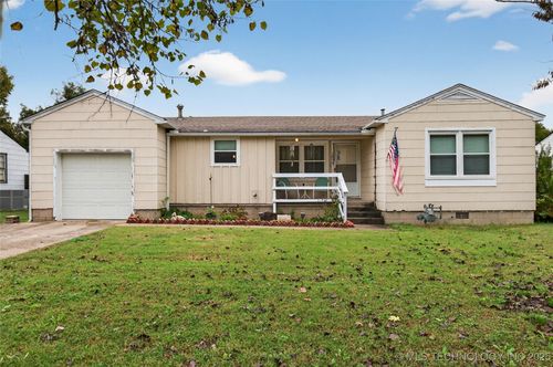 1856 S Armstrong Ave, Bartlesville, OK, 74003-6122 | Card Image