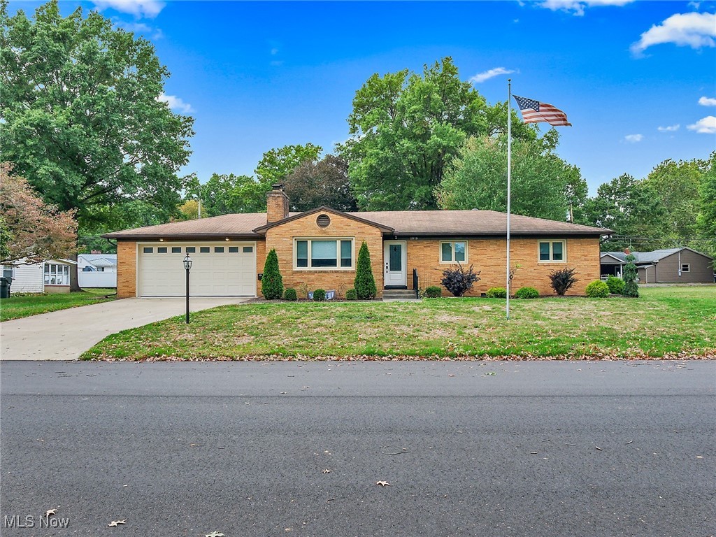 Dover Ave, Dover, OH 44622